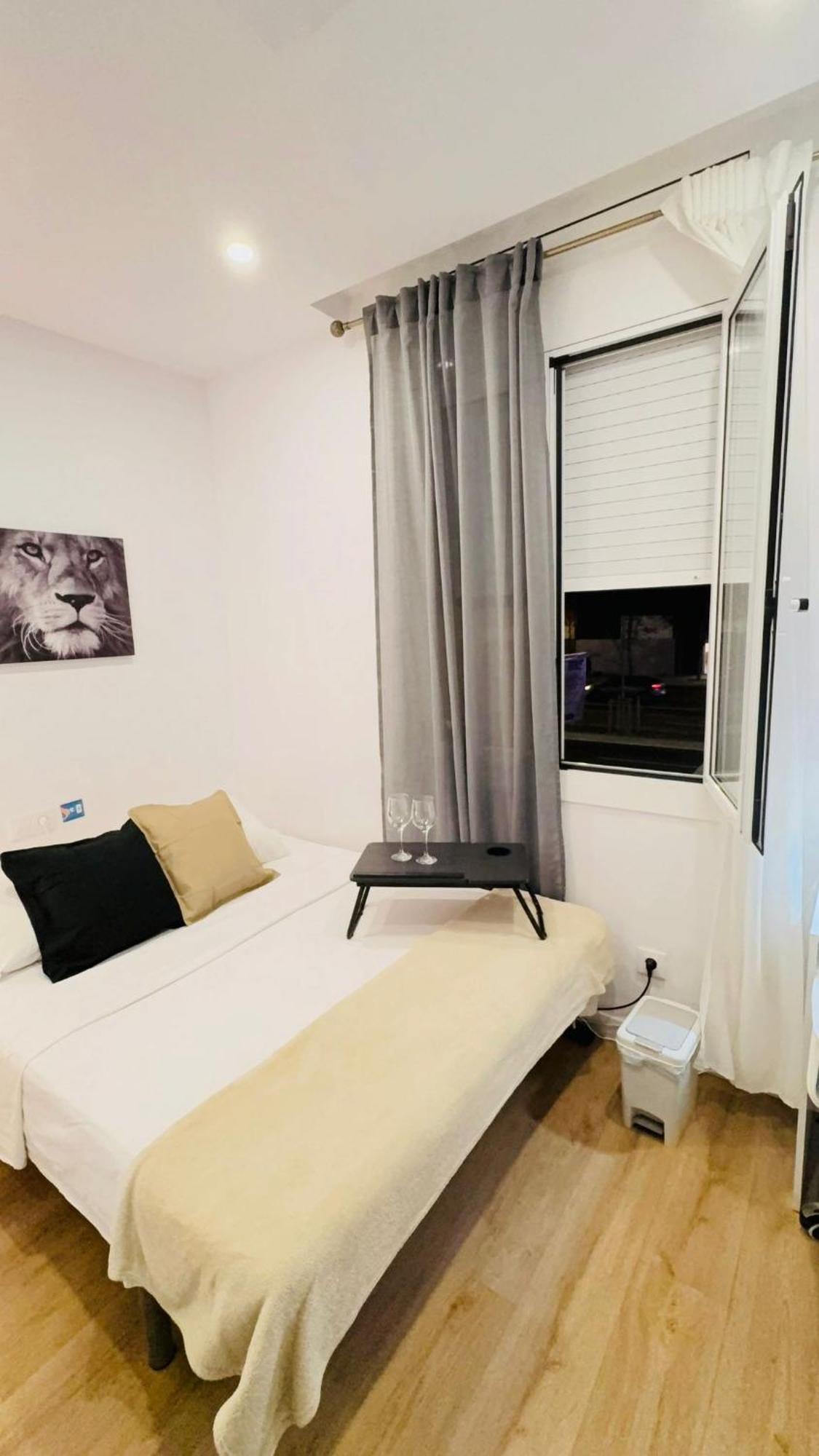 Habitaciones En Barcelona Bagian luar foto